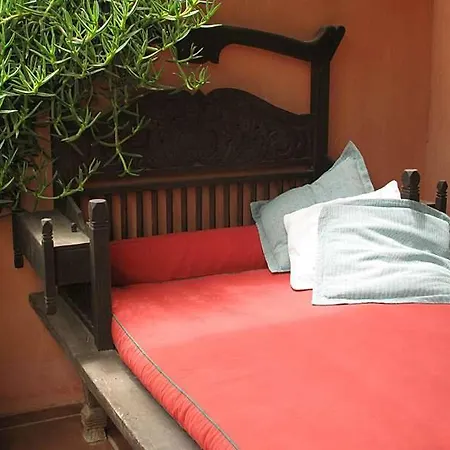 Apartment Sleeps 2 Pool Wifi Uga