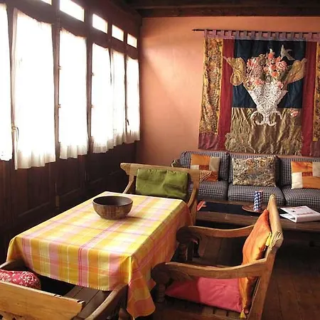Sleeps 2 Pool Wifi Apartment