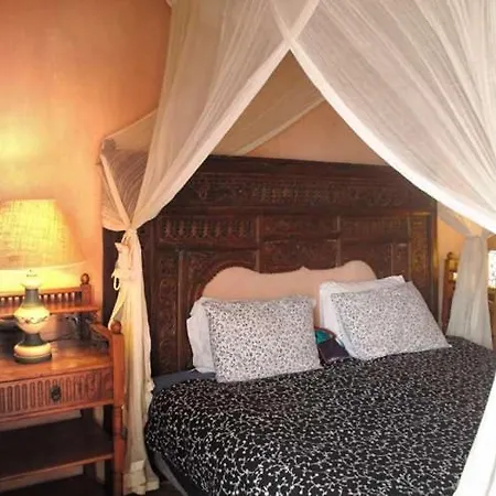 Sleeps 2 Pool Wifi Apartment *